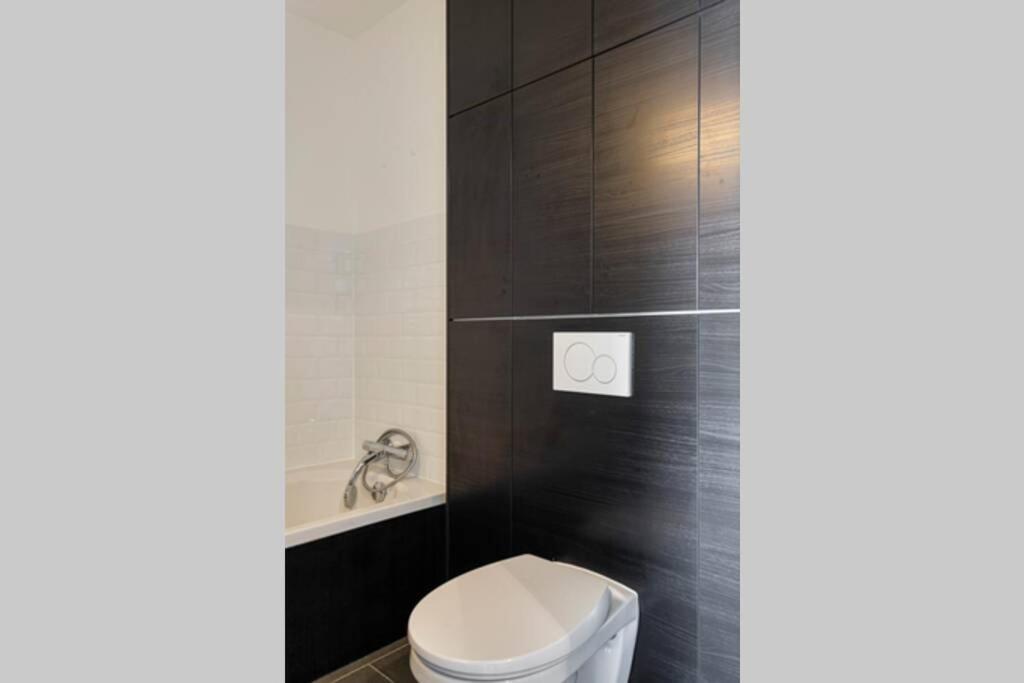 Апартаменты New-York Style Studio Антверпен Экстерьер фото