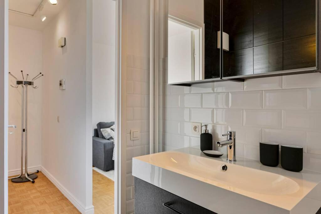 Апартаменты New-York Style Studio Антверпен Экстерьер фото