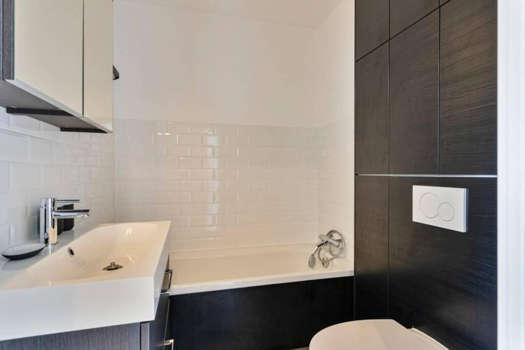 Апартаменты New-York Style Studio Антверпен Экстерьер фото