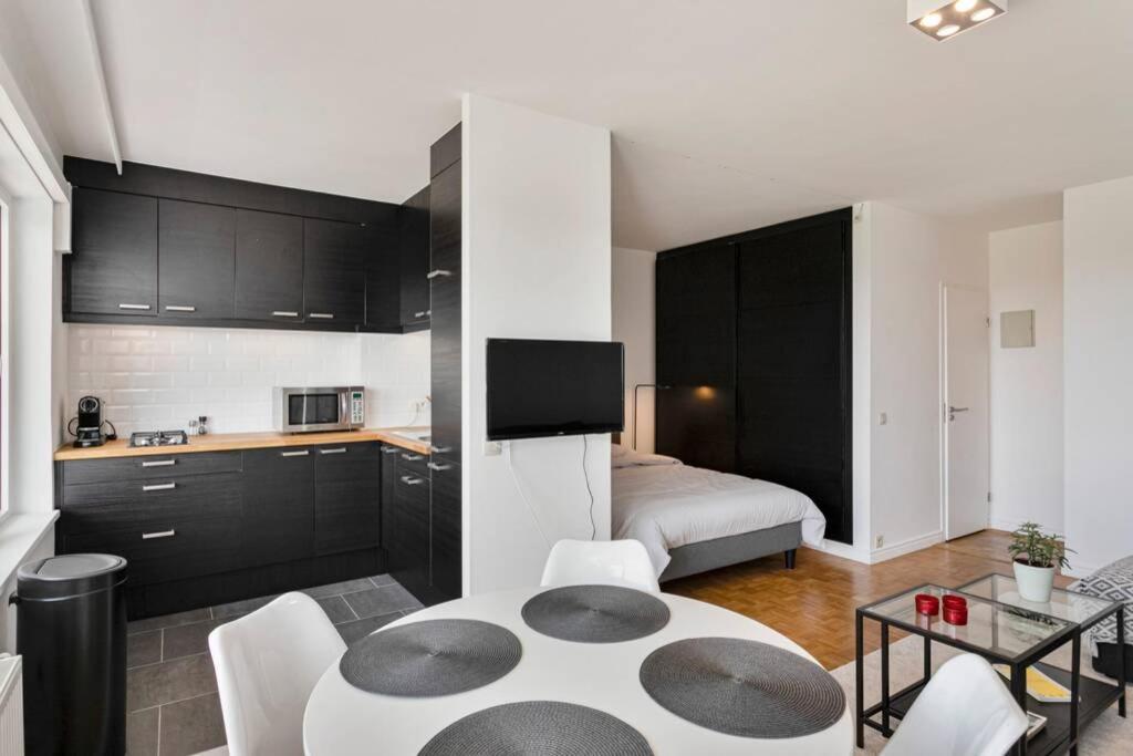 Апартаменты New-York Style Studio Антверпен Экстерьер фото